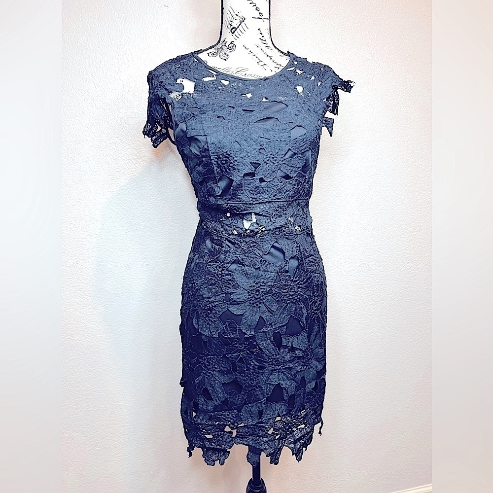 222. Romeo + Juliet Couture Navy Cut-Out Bodycon Dress S